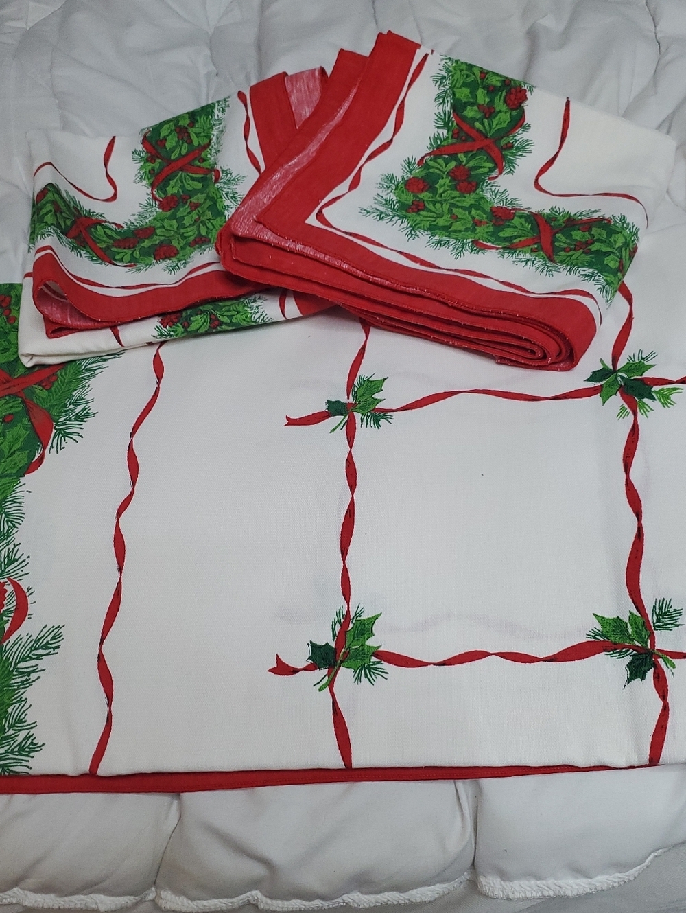 Festive Holiday Table Cloth  with Red Ribbon & Green Holly Accents 12 Napkins